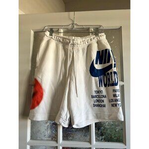 Nike World Tour Men’s Shorts Size Small